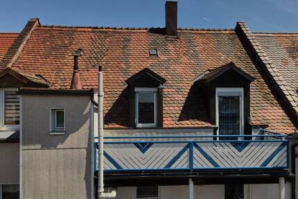 Charmante 4-Zimmer-Dachgeschosswohnung mit Balkon in Ansbach zu verkaufen