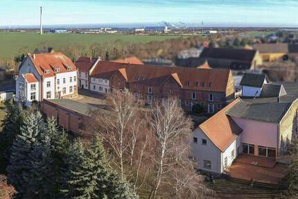 Historischer Vier-Seitenhof mit parkähnlichem Anwesen voller Möglichkeiten vor den Toren Leipzigs - Zörbig Großzöberitz