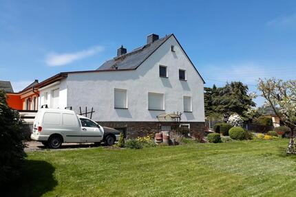 Doppelhaushälfte mit großem Garten und Garage zu vermieten - Stollberg (Erzgebirge)