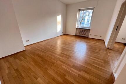 WG Zimmer Ostendstr mit eine - 900,00&nbsp;EUR Kaltmiete, ca.&nbsp; 80,00&nbsp;m&sup2; in Frankfurt am Main (PLZ: 60314) Ostend