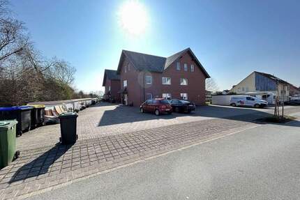 Großzügige Dachgeschoss-Eigentumswohnung mit Weitblick, Balkon und viel Potenzial in Warburg