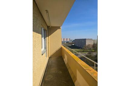 Großzügige Familienwohnung! 2 Bäder (Wanne & Dusche) + 2 Balkone - Stendal