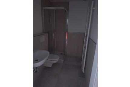 Zwei Zimmer Erdgeschoss, Wohnung. Erstbezug nach Kernsanierung. - Burgdorf