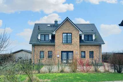 Haus zum Kaufen in Dassow 800.000,00 € 150 m²