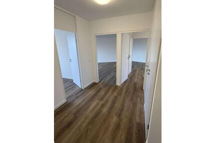 Wollen Sie in Köln neu starten – in einer komplett sanierten Wohnung?