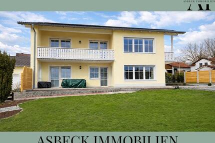 Helle und großzügige 4-Zimmer-Wohnung mit hochwertiger Einbauküche und eigener Garage - Pfarrkirchen