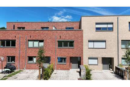 Haus zum Mieten in Bremen 1.700,00 € 150.37 m²