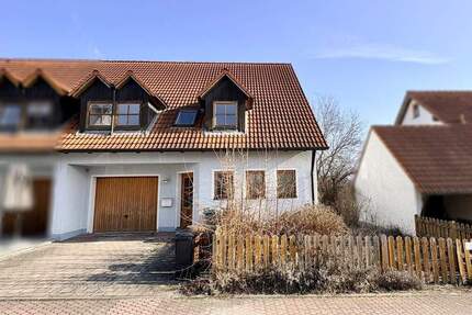 Familienfreundliche Doppelhaushälfte im Dornröschenschlaf - Dietenhofen