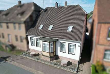 Haus zum Kaufen in Lauenförde 99.000,00 € 243 m²