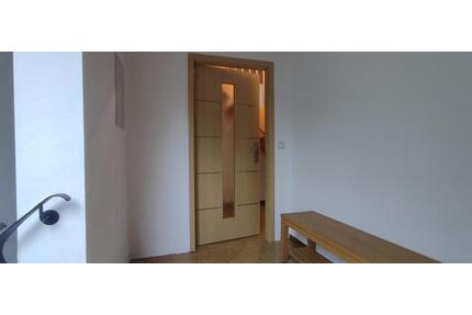 Sehr schöne 5 Zimmerwohnung - 990,00&nbsp;EUR Kaltmiete, ca.&nbsp; 110,00&nbsp;m&sup2; in Uettingen (PLZ: 97292)