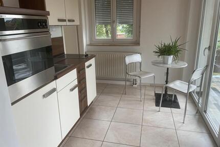 Helle 2-Zimmer-Wohnung mit EBK ab April in Kulmbach-Leuchau