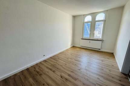 Wohnung zum Mieten in Limbach-Oberfrohna 325,00 € 59.24 m²