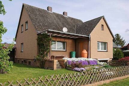 Gestalten. Wohnen. Zukunft bauen - Immobilie mit möglichem Baugrundstück in Tiddische