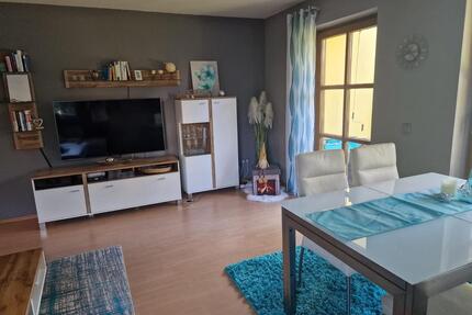 Möblierte 3 Zimmer Erdgeschosswohnung mit Terrasse und Garten - Schwarzenfeld