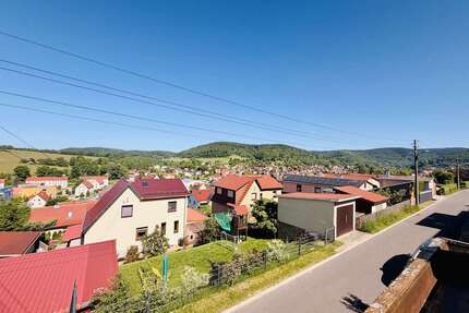 Haus zum Kaufen in Steinbach-Hallenberg 139.000,00 € 165 m²