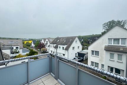 tolle Single Wohnung in Villigst DG mit Balkon 3 Familien Haus - Schwerte