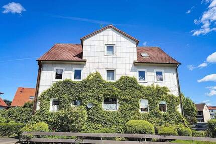 Attraktives Zweifamilienhaus in zentraler Lage von Oberkaufungen