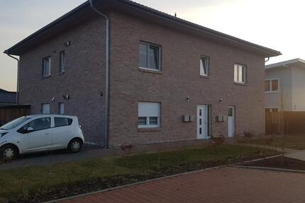 3-Zi OG Wohnung 75m² Brokstedt – Neubau, ruhig, Parkplatz