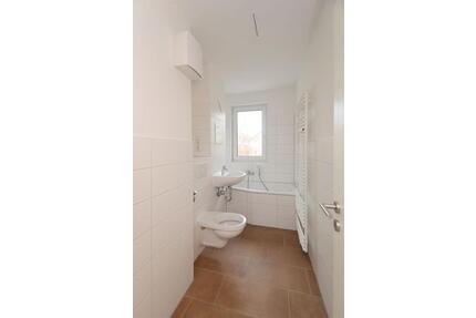 Wir sanieren für Sie! - 453,00&nbsp;EUR Kaltmiete, ca.&nbsp; 59,13&nbsp;m&sup2; in Halle (Saale) (PLZ: 06128) Gesundbrunnen