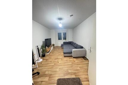 Helle 2- Zimmer- Wohnung in Berlin (12627)-Voll möbliert abzugebe