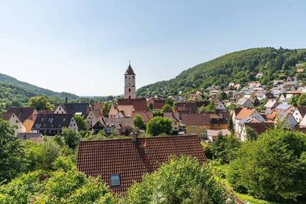 Großes Baugrundstück mit traumhaftem Ausblick - in naturnaher und sonniger Steilhanglage - Pommelsbrunn