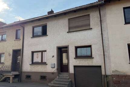 Haus zum Kaufen in Püttlingen Köllerbach 119.000,00 € 132 m² - Püttlingen / Köllerbach