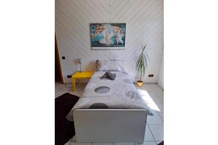 Monteur- Ferienzimmer mit Bad- und Küchenmitbenutzung - Heiligenhaus