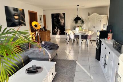 Schöne helle 2-Zimmer Wohnung Südseite mit sehr großer Terrasse - Schlierbach