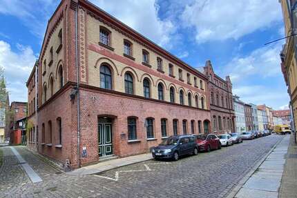 Wohnung zum Mieten in Stralsund 260,00 € 21.58 m²