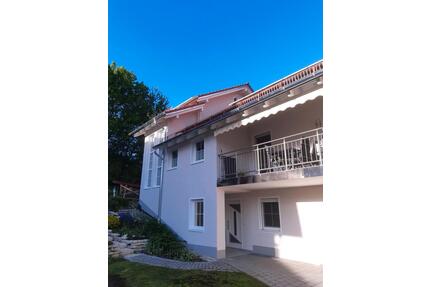 Ruhige gepfelegte Wohnung - 850,00&nbsp;EUR Kaltmiete, ca.&nbsp; 110,00&nbsp;m&sup2; in Landau an der Isar (PLZ: 94405)