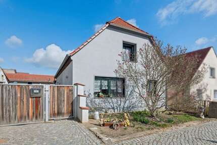 Haus zum Kaufen in Luckau 298.000,00 € 239 m²
