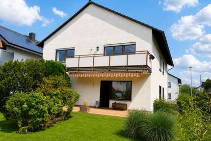 Haus zum Kaufen in Obertshausen 695.000,00 € 206 m²