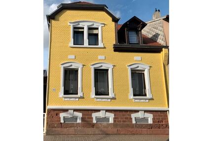 Attraktives Einfamilienhaus mit großer Terrasse und Garten - Sankt Ingbert