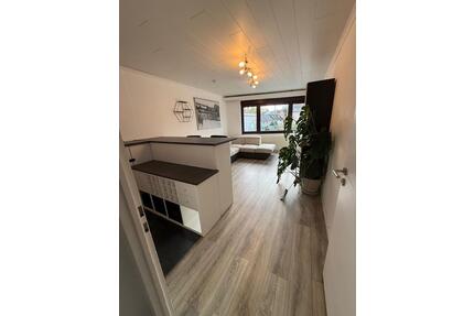 2 Zimmer, 46qm: voll möblierte, renovierte Wohnung in Eilendorf - Aachen