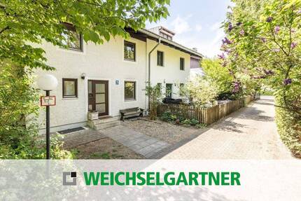 Ruhig und grün gelegen: Großzügiges Einfamilien-Reihenhaus mit wunderbarem Südgarten - München Bogenhausen