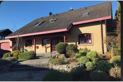 Dachgeschoss Wohnung 3 ZKB in Halsenbach ab 01.08. zu vermieten