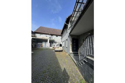 Haus zum Kaufen in Neu Anspach 990.000,00 € 420 m²