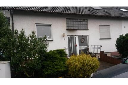 Dachgeschoßwohnung 3 Zimmer Küche Bad in Mayen-Alzheim