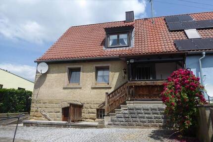 Achtung Handwerker - kleines Einfamilienhaus mit Garten - jetzt verfügbar! - Markt Bibart / Ziegenbach
