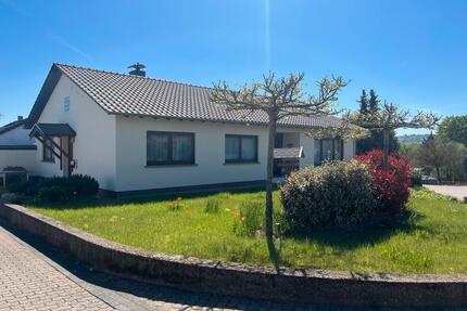 Freistehende Haus mit Einliegerwohnung - Riegelsberg