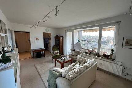 Gepflegte Eigentumswohnung mit Aussicht und in toller Lage, plus 2 Loggien zu 2 Seiten, Tiefgarage, Aufzug usw. - Eckernförde