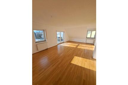 3 Zimmer Wohnung - 1.050,00&nbsp;EUR Kaltmiete, ca.&nbsp; 105,00&nbsp;m&sup2; in Rottendorf (PLZ: 97228)