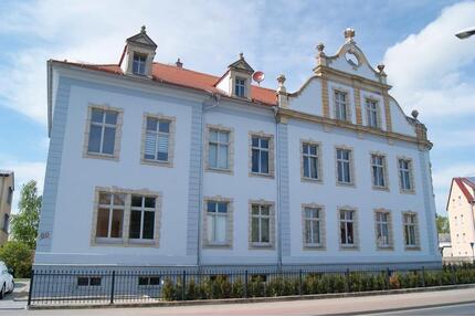 schöne 2R-Wohnung 67m², Küche, Balkon, Fahrstuhl, barrierefrei - Großenhain