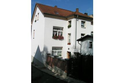 großzügige 4-Zi.-Whg. - zentrumsnah und doch ruhig mit Gartenanteil - Werdau