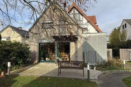 Haus zum Kaufen in Hövelhof 829.000,00 € 373 m²