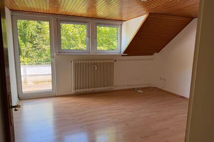 Helle 3,5-Zimmer-Dachgeschosswohnung mit großem Balkon in ruhiger - Gelsenkirchen Gelsenkirchen-Mitte