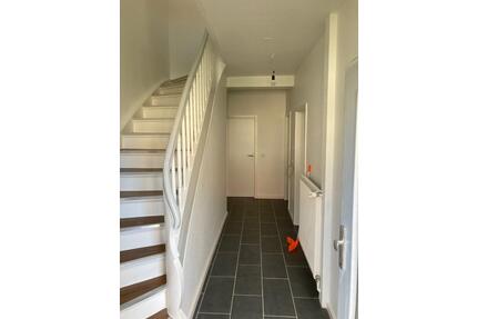 Frisch saniertes, helles Reihenhaus in ruhiger Lage von Saarbrücken [HMR-O42E01]