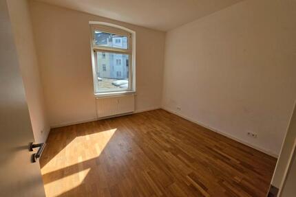 Single-Wohnung mit EBK ab 01.05 - Düsseldorf Oberbilk