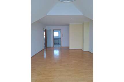 Wohnung zum Mieten in Adelsdorf 870,00 € 77 m²