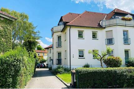 Sanierte 2-Raum-Wohnung im DG mit großzügigem Hobbyraum im Souterrain - Dresden Cotta